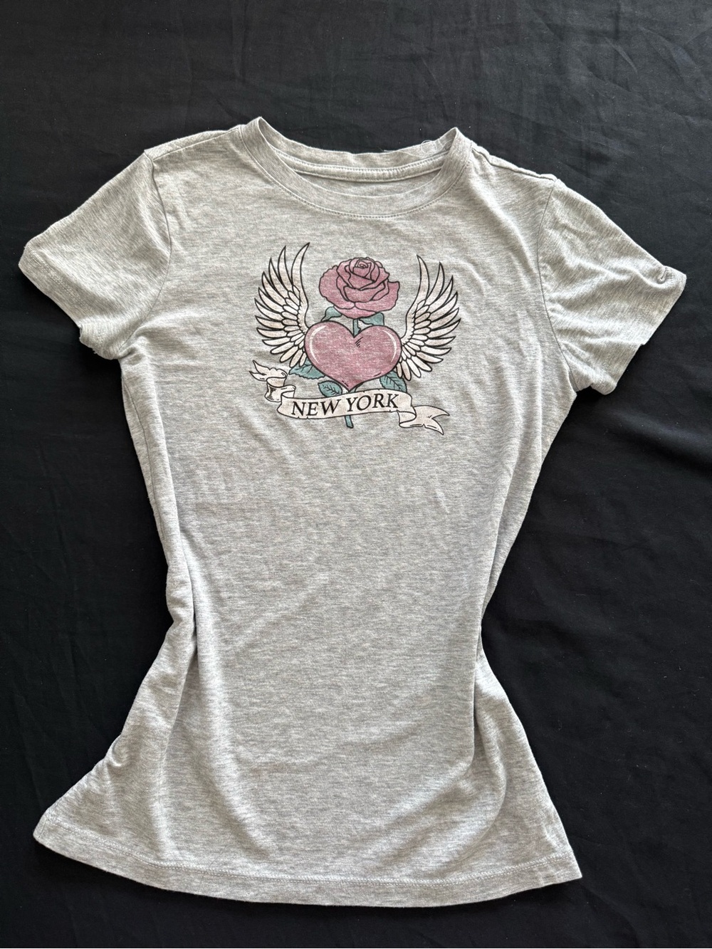 Y2k  Aeropostale Gray Women's Graphic Tee with Pink Heart & Rose